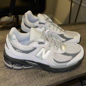 New Balance 2002R
